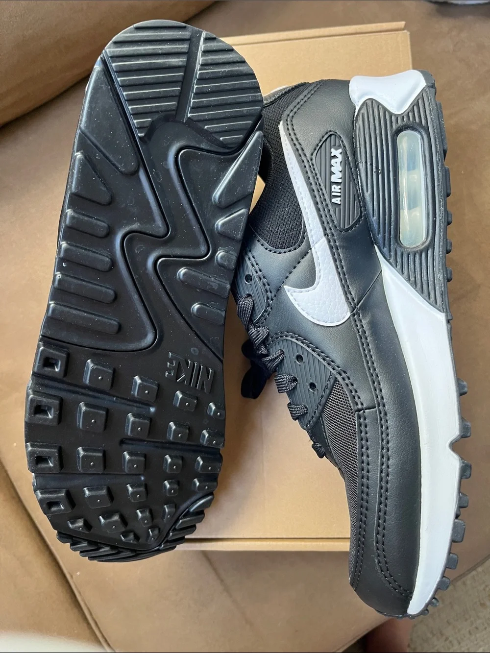 Nike women's Air Max 90 Sneakers - Black/White